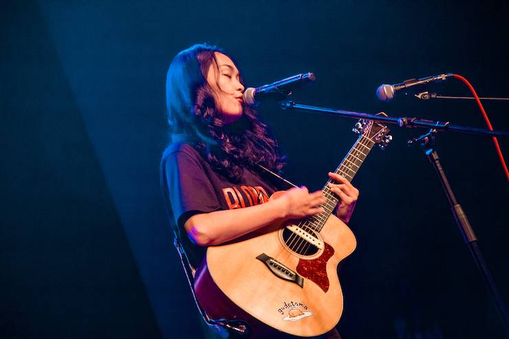 第四届“yl6809永利吉他女声弹唱大赛”总冠军出炉<br />温格夺冠，董冬冬担任评委