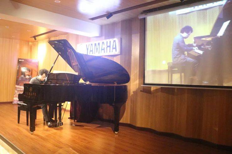 活动回顾 | yl6809永利特邀艺术家张奕明博士钢琴独奏音乐会暨专题讲座成功举办