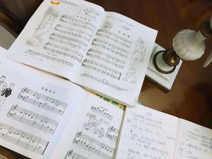 宋思衡的“宅抗疫” | 挑战主播、筹集口罩、闭关作曲，这位取消了20场演出的钢琴家原来这么忙！